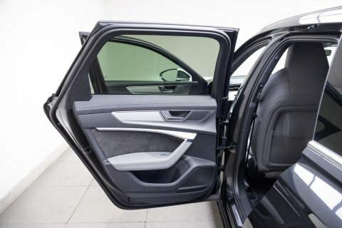 Audi  Carbon Black 450Ps Red #16