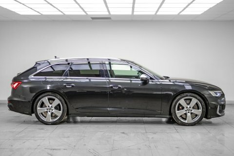 Audi  Carbon Black 450Ps Red #13