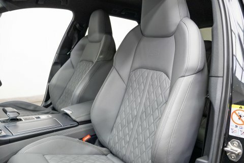 Audi  Carbon Black 450Ps Red #10