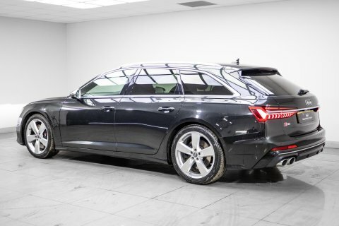 Audi  Carbon Black 450Ps Red #3