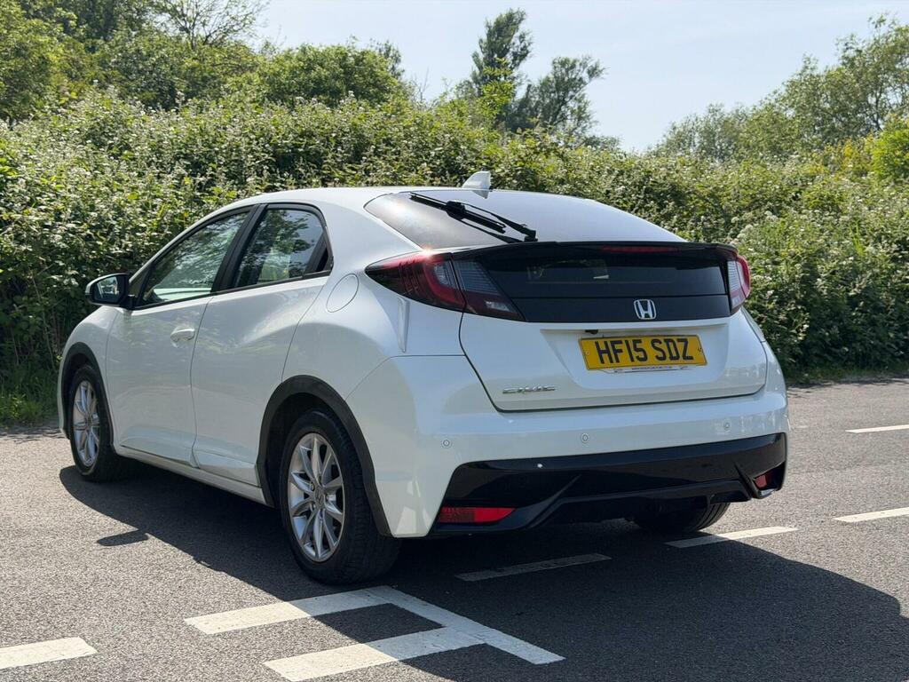 Honda Civic Hatchback 1.8 I-vtec Se Plus Euro 6 Ss 201 HF15SDZ White #4