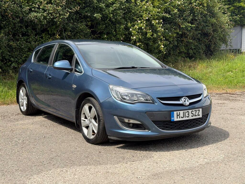 Vauxhall Astra Hatchback 1.6 16V Sri Euro 5 201313 Blue