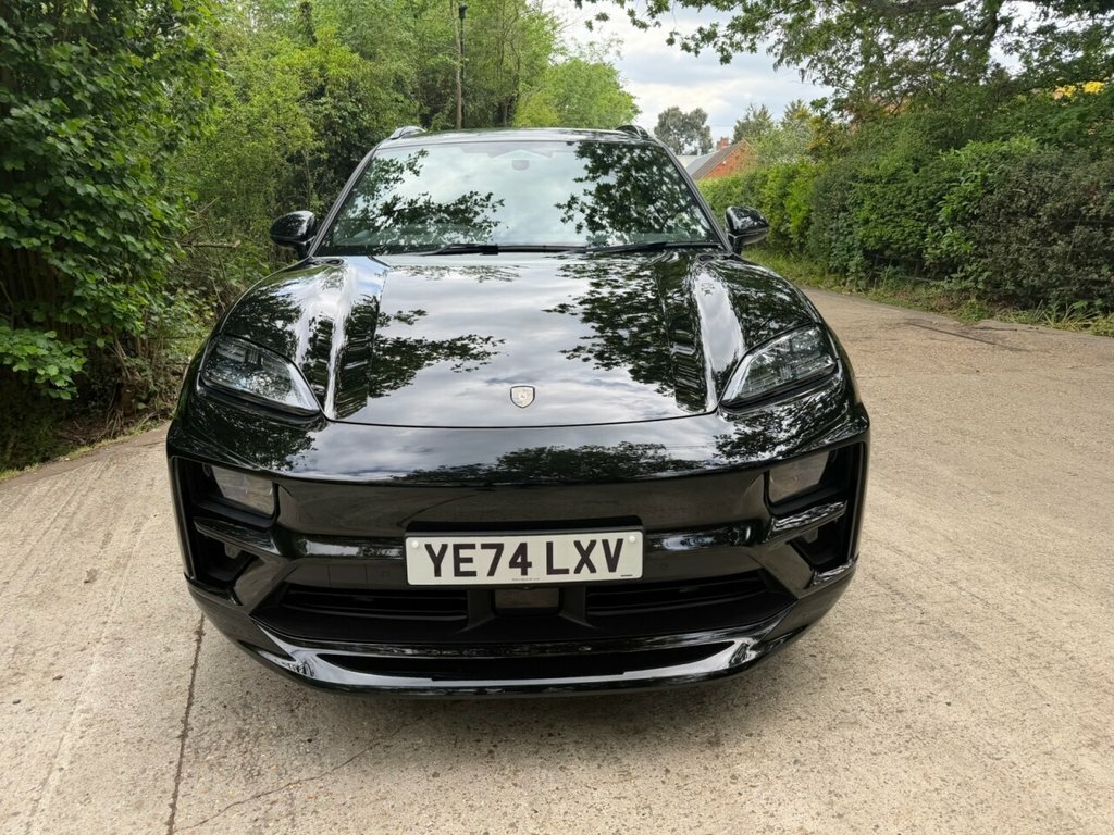 Porsche Macan Suv YE74LXV Black #4