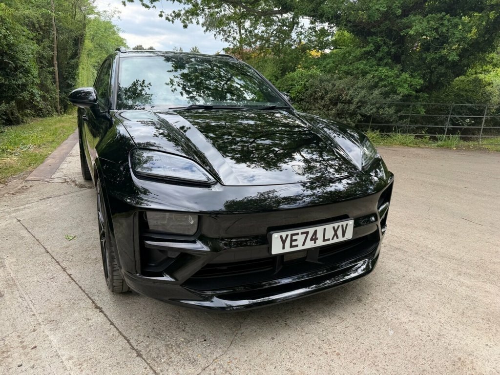 Porsche Macan Suv YE74LXV Black #3