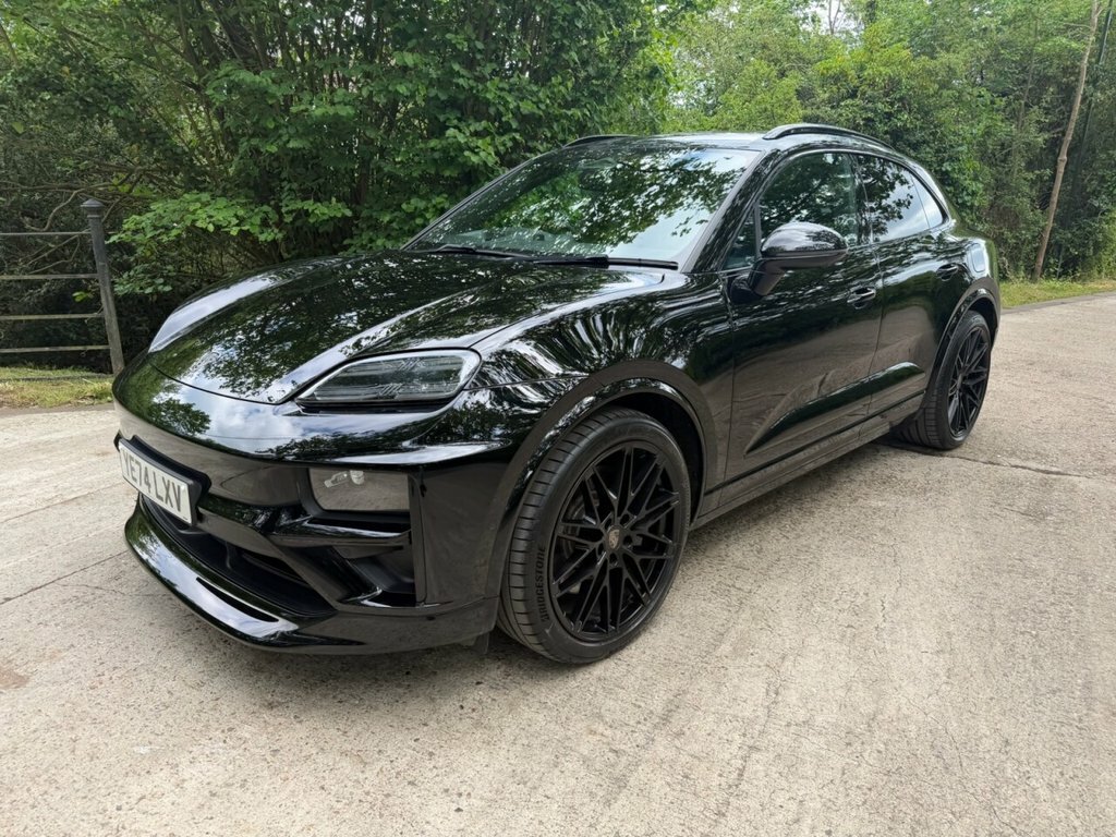Porsche Macan Suv YE74LXV Black #6
