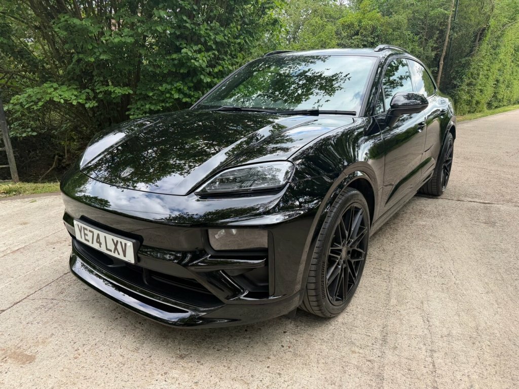 Porsche Macan Suv YE74LXV Black #5