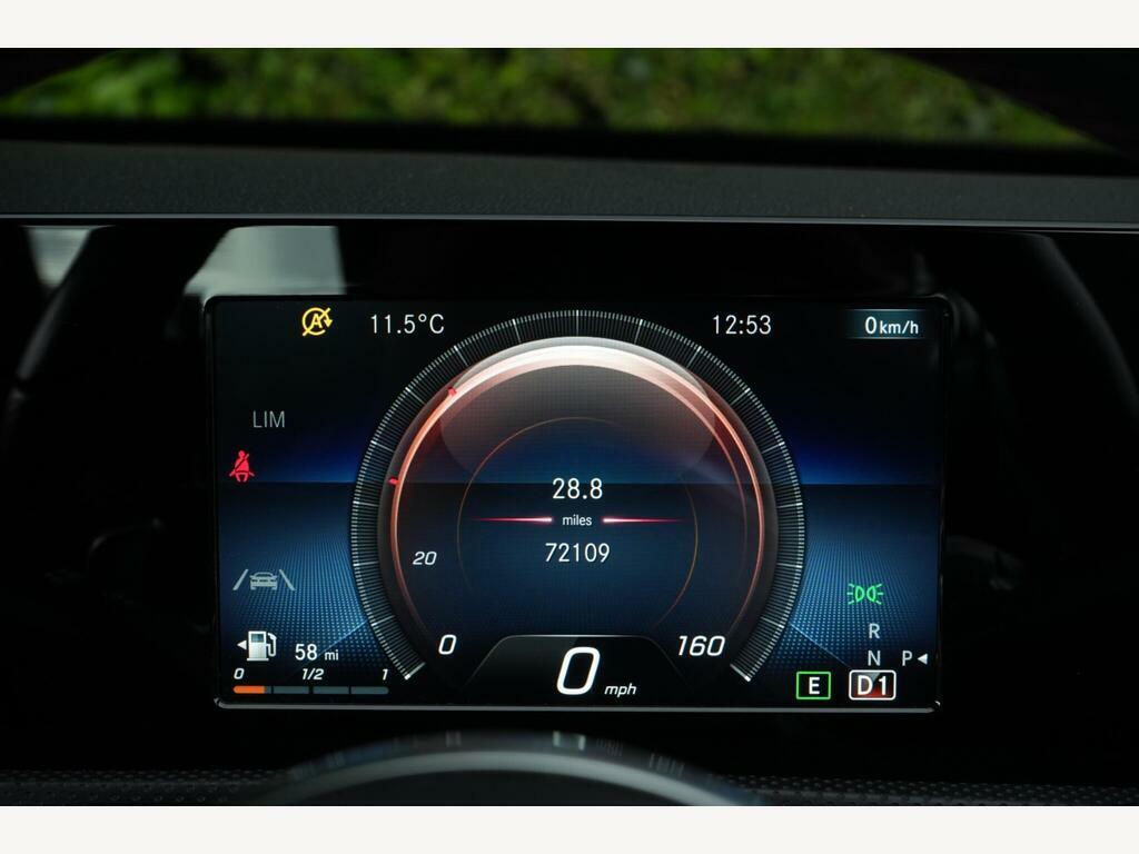 Mercedes-Benz A Class 1.3 A200 Amg Line 7G-dct Euro 6 S S GU68XWZ Black #5