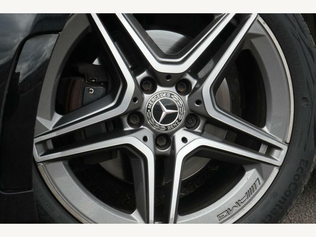 Mercedes-Benz A Class 1.3 A200 Amg Line 7G-dct Euro 6 S S GU68XWZ Black #3