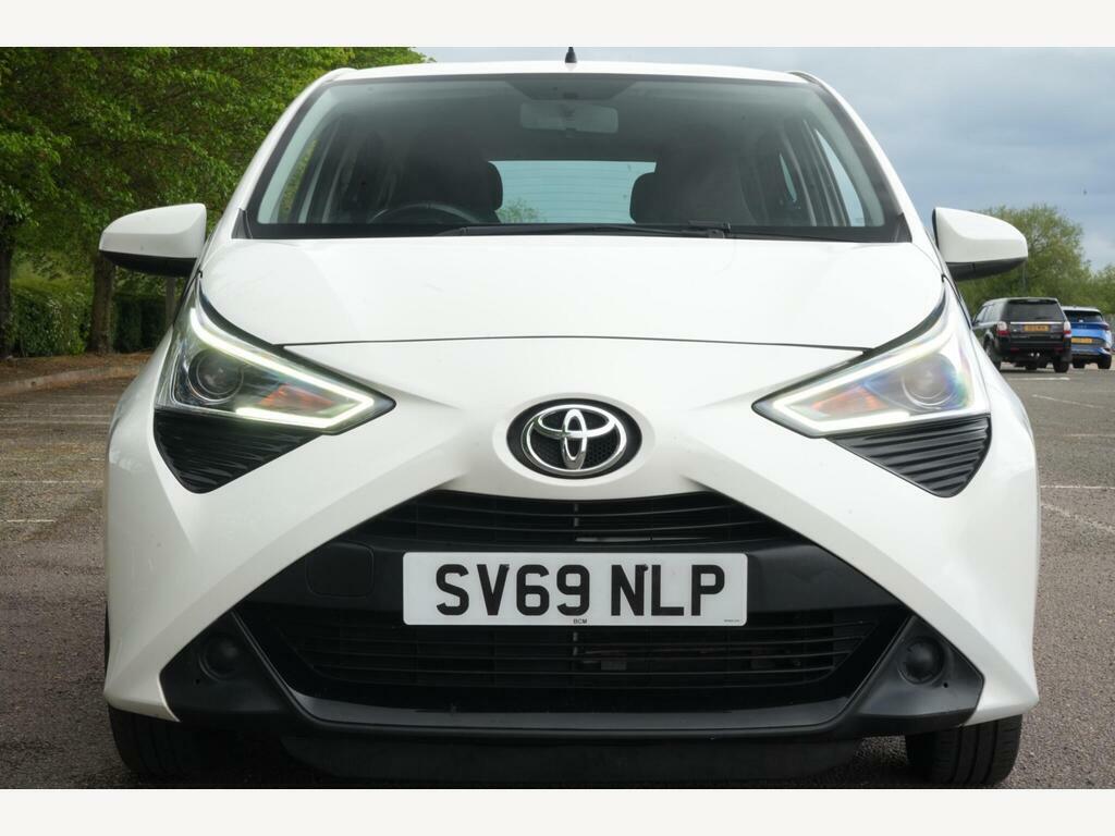 Toyota Aygo 1.0 Vvt-i X-play Euro 6 SV69NLP White #6