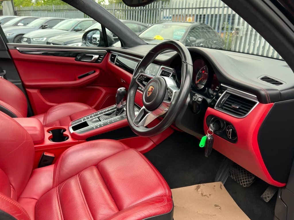 Porsche Macan 3.6L Turbo DE16OJX Black #4