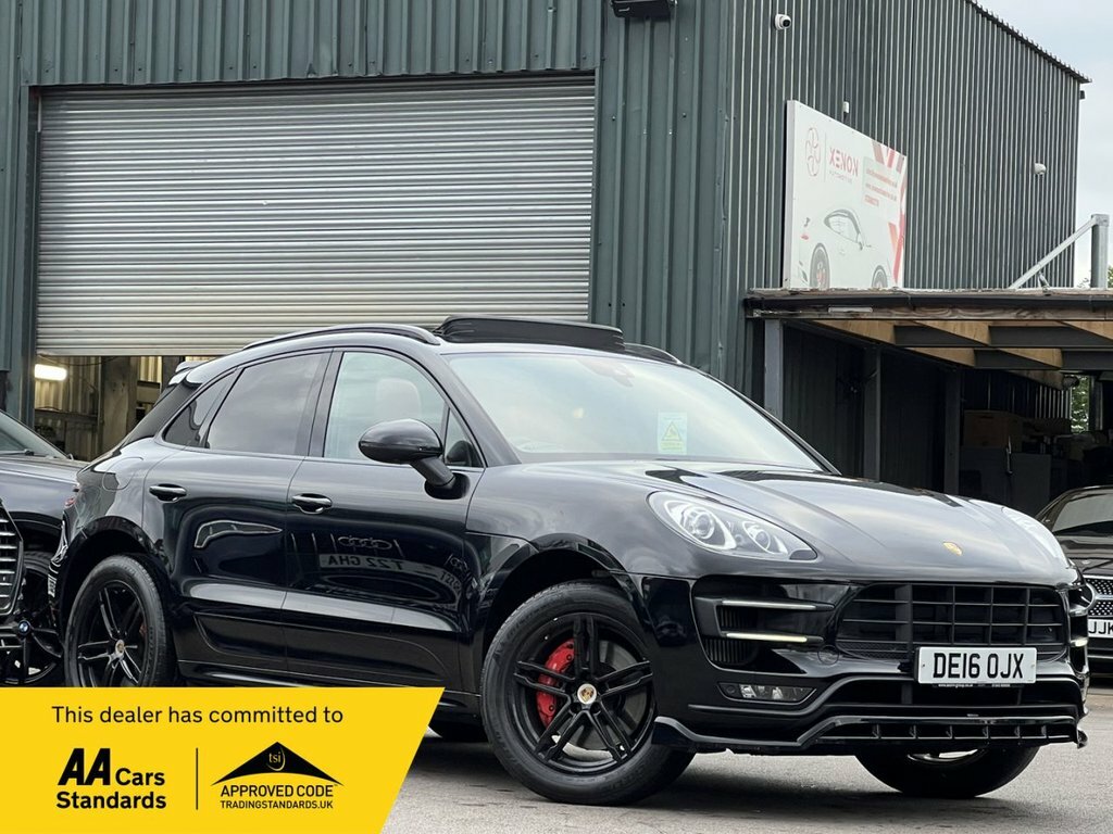 Porsche Macan 3.6L Turbo Black