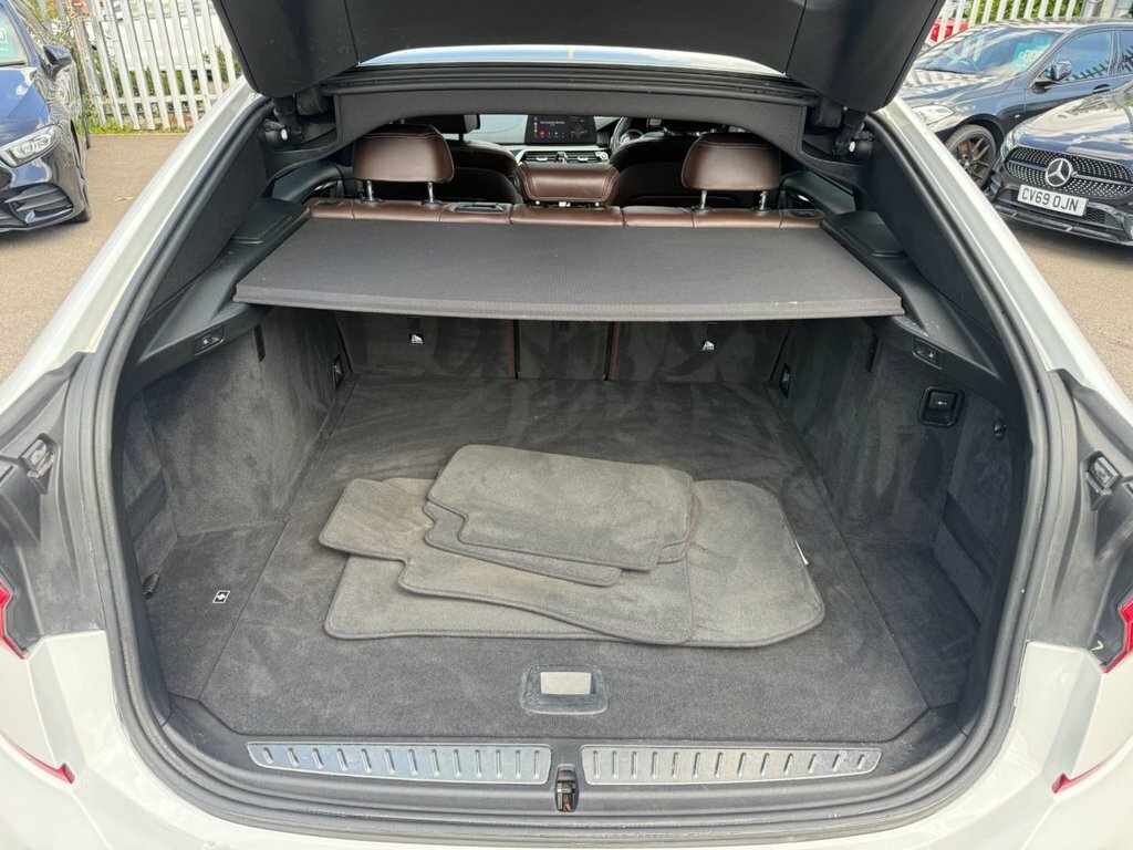 BMW 6 Series Gran Turismo Hatchback White #16
