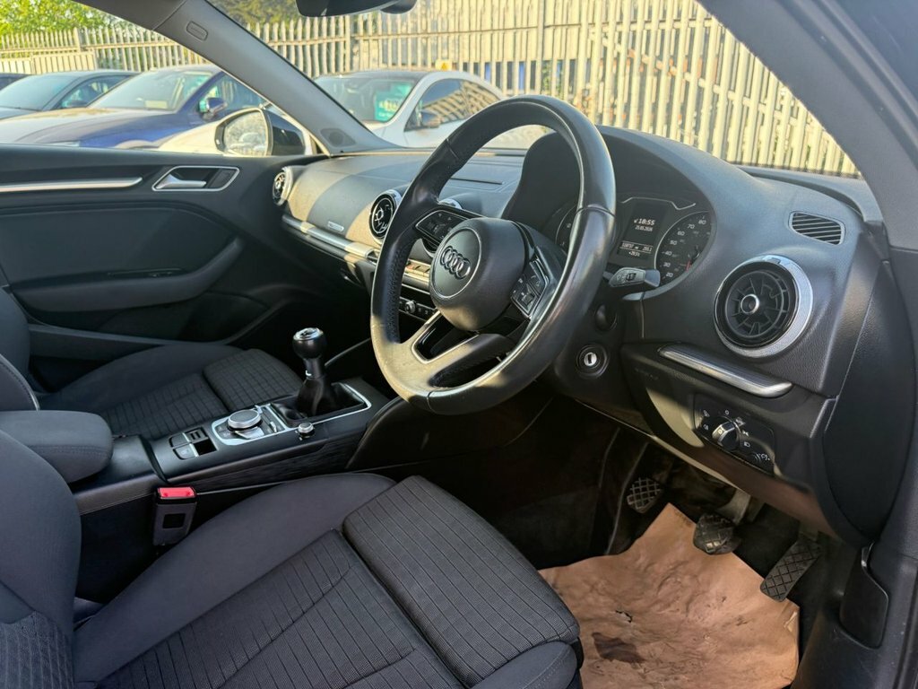 Audi A3 1.6L Sport VK67YCO Black #4