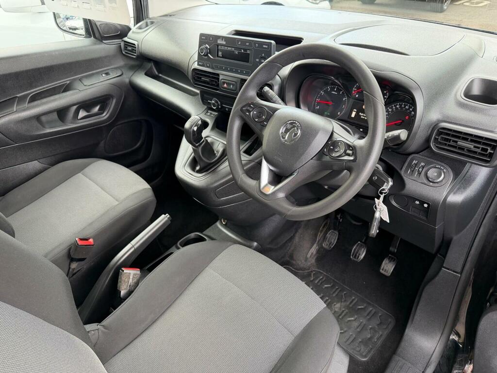 Vauxhall Combo Life 1.5 Turbo D Blueinjection Design Euro 6 Ss BN69EVM Black #4