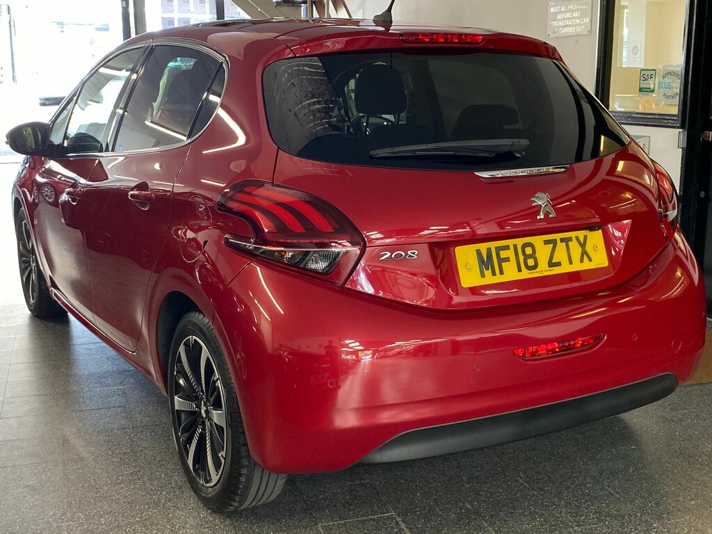 Peugeot 208 1.2 Puretech Allure Premium Hatchback M MF18ZTX Red #2