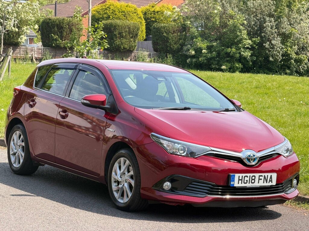 Toyota Auris 1.8 Vvt-h Icon Tech Cvt Euro 6 Ss Red
