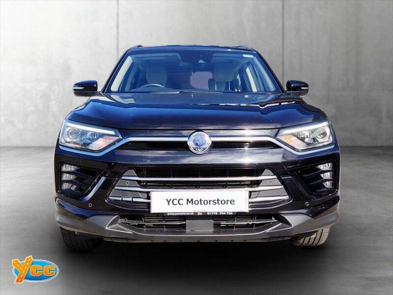 SsangYong Korando 1.5 Ventura Suv Euro 6 Ss 163 MT72WLH Black #2