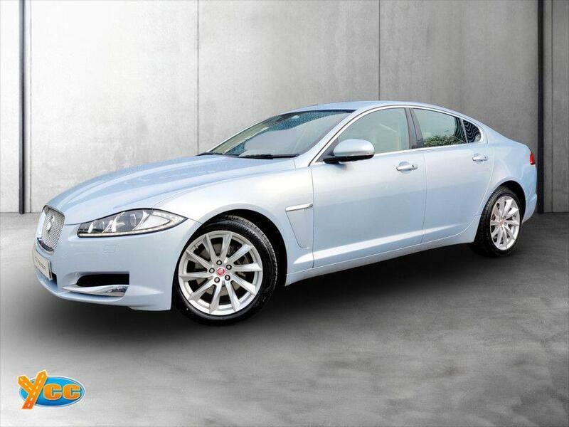 Jaguar XF 3.0D V6 Premium Luxury Saloon Euro MJ64MWX Silver #3