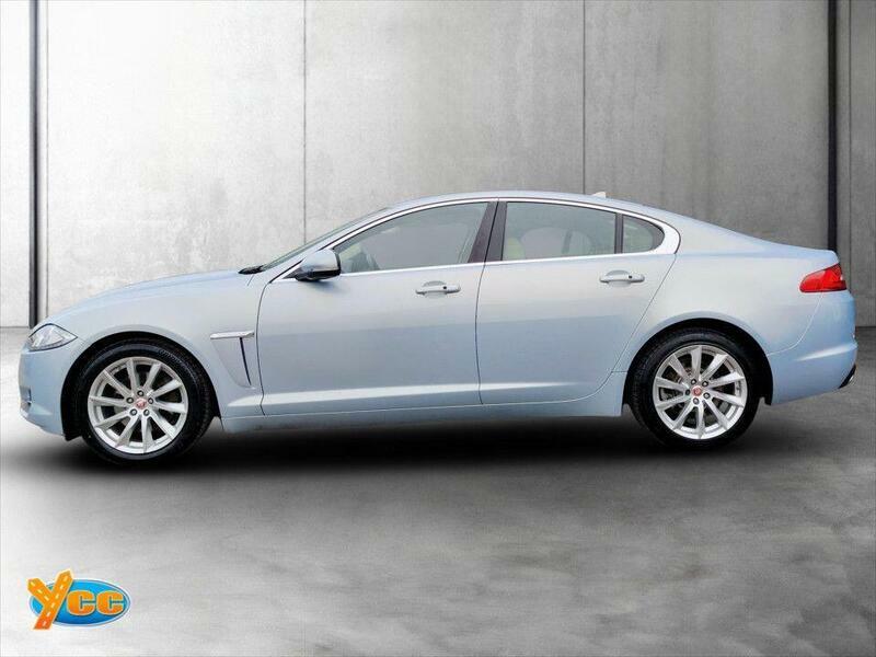 Jaguar XF 3.0D V6 Premium Luxury Saloon Euro MJ64MWX Silver #4