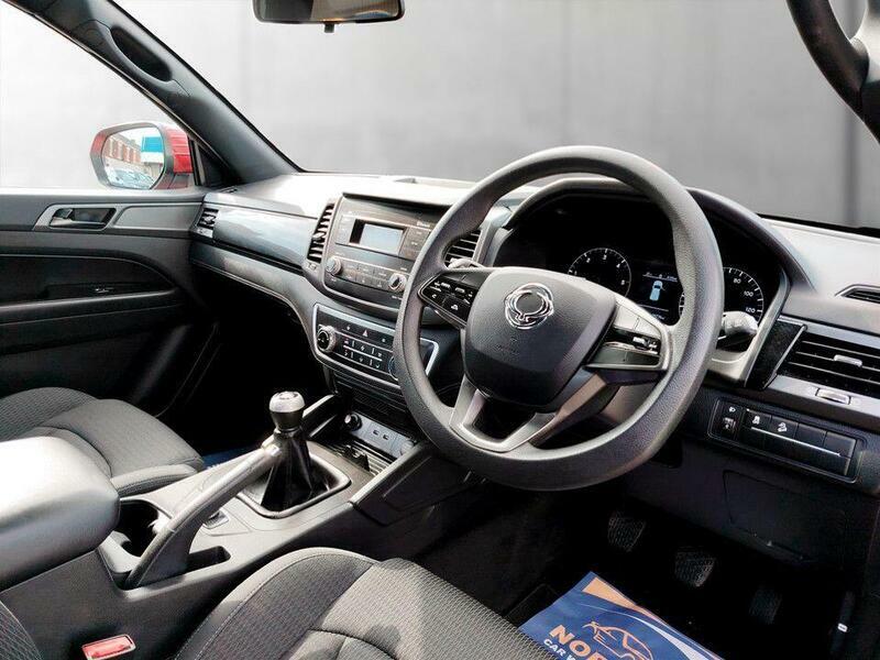 SsangYong Musso Plus White #13