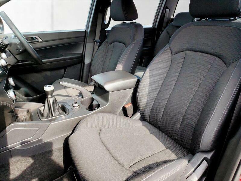 SsangYong Musso Plus White #17