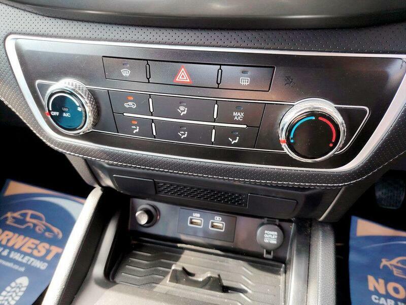SsangYong Musso Plus White #15