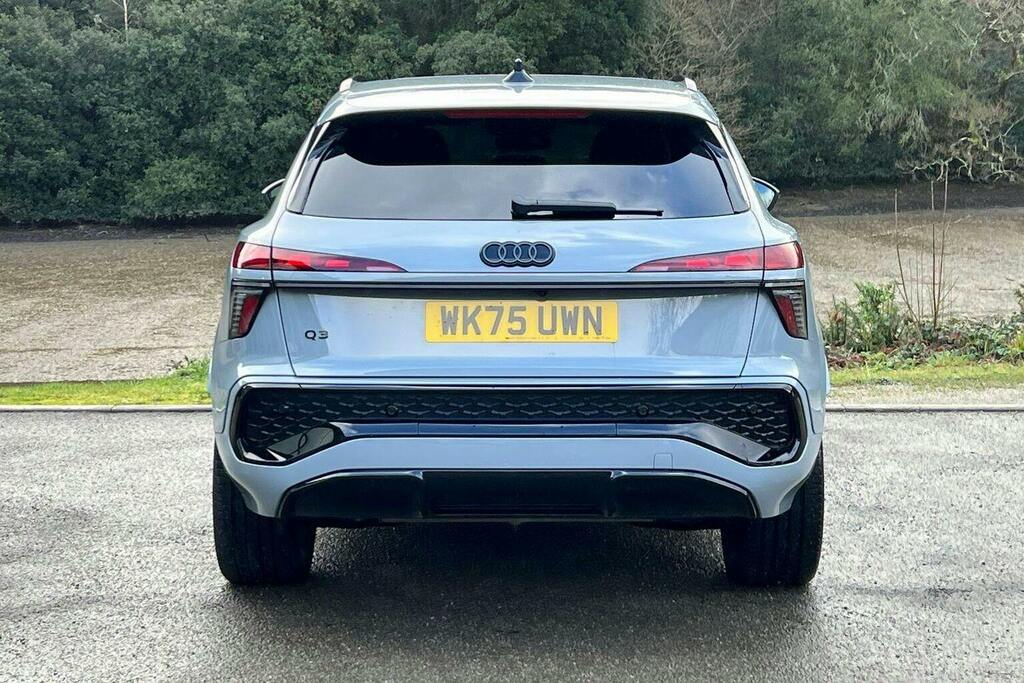 Audi Q3 1.5 E Hybrid Launch Edition Suv Plug In WK75UWN Grey #4