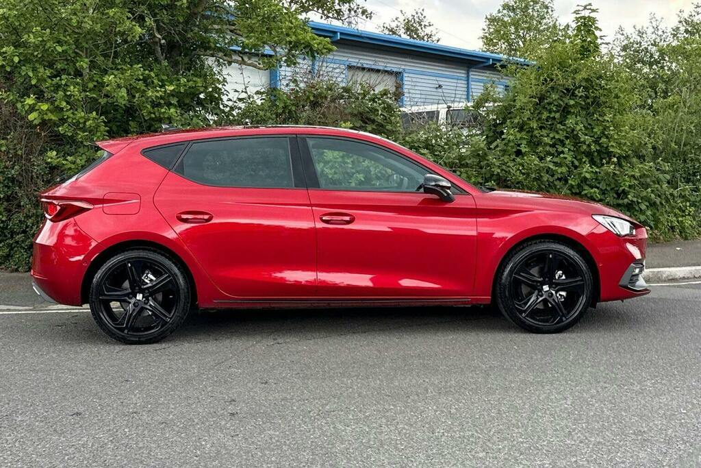 Seat Leon 1.5 Tsi Fr Black Edition Hatchback Manu WJ75ZPU Red #2