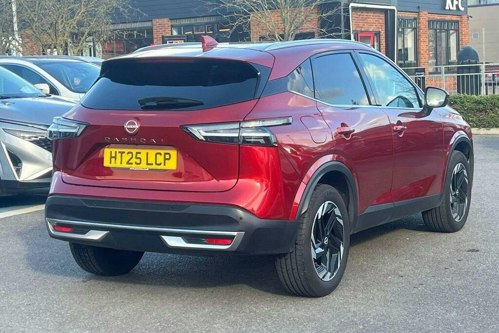 Nissan Qashqai 1.3 Dig T Mhev N Connecta Suv Hybrid Xt HT25LCP Red #3