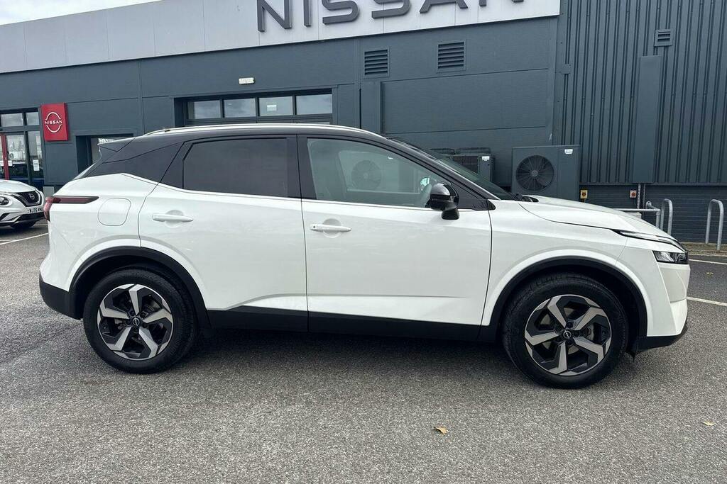 Nissan Qashqai 1.3 Dig T Mhev N Connecta Suv Hybrid Xt White #2