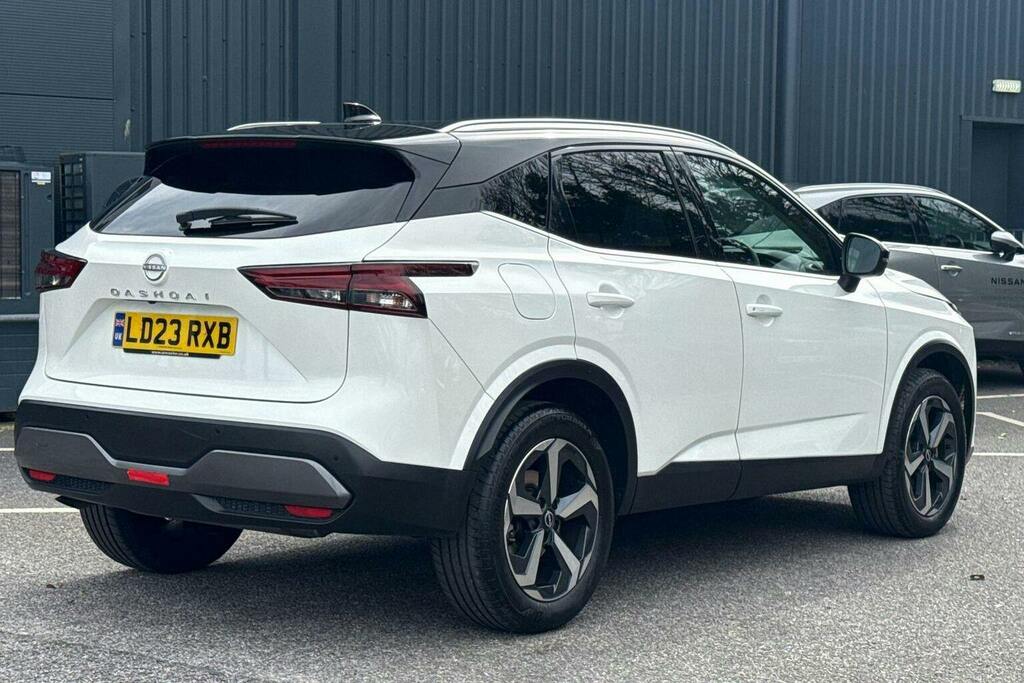 Nissan Qashqai 1.3 Dig T Mhev N Connecta Suv Hybrid Xt White #3