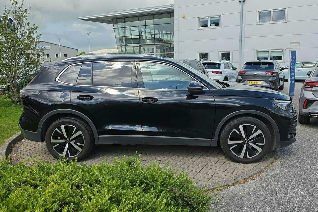 Volkswagen Tiguan 1.5 Etsi Mhev Elegance Suv Hybrid Dsg WD24OBA Black #2