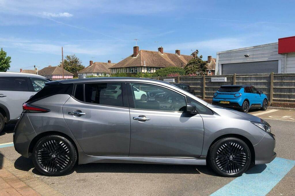 Nissan Leaf 39Kwh N Connecta Hatchback AY23XRJ Grey #2