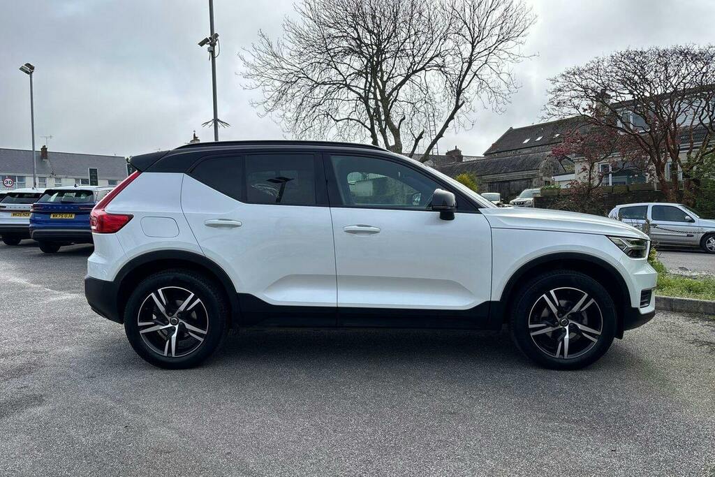 Volvo XC40 1.5 T3 R Design Suv WK22VFZ White #2