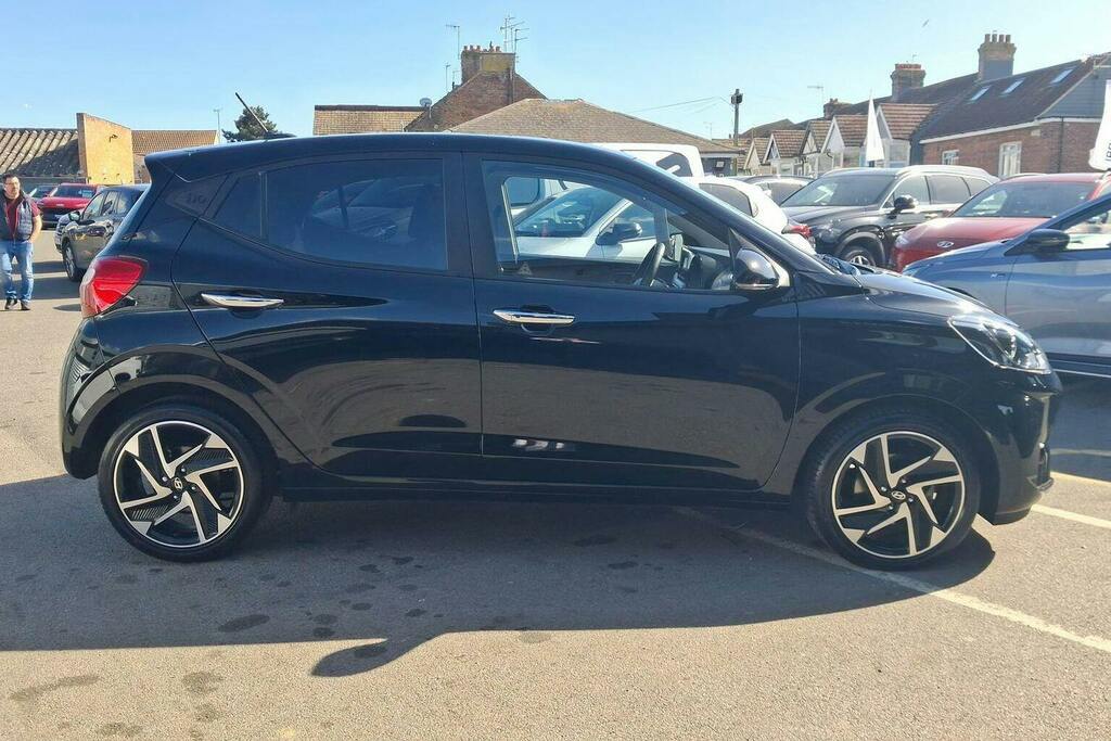 Hyundai I10 1.0 Premium Hatchback EA25YDJ Black #2