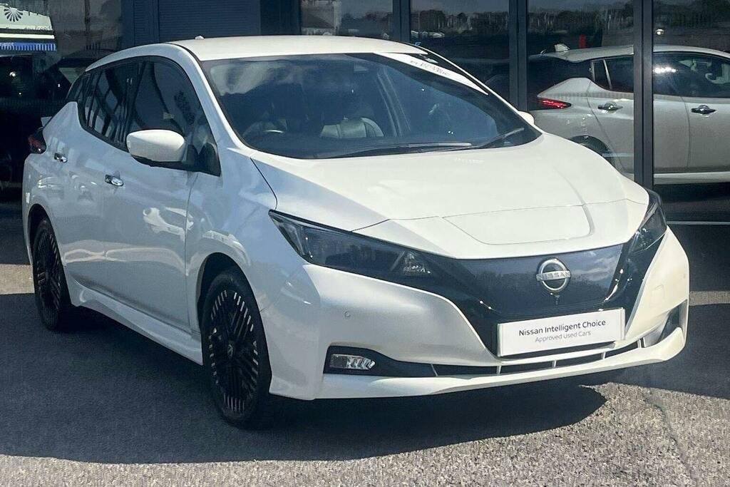 Nissan Leaf 39Kwh Tekna Hatchback White