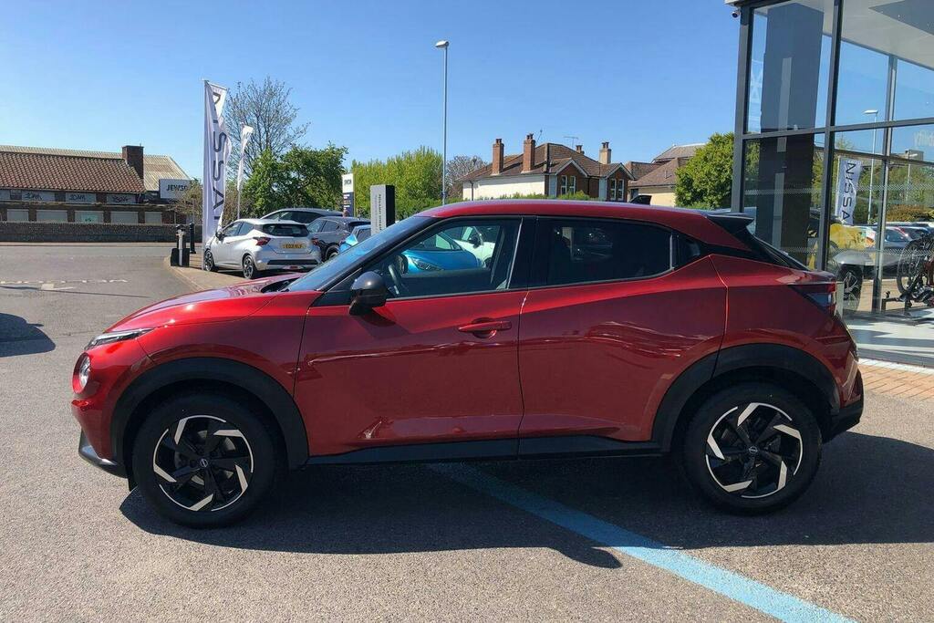 Nissan Juke 1.0 Dig T N Connecta Suv PK23FVV Red #6