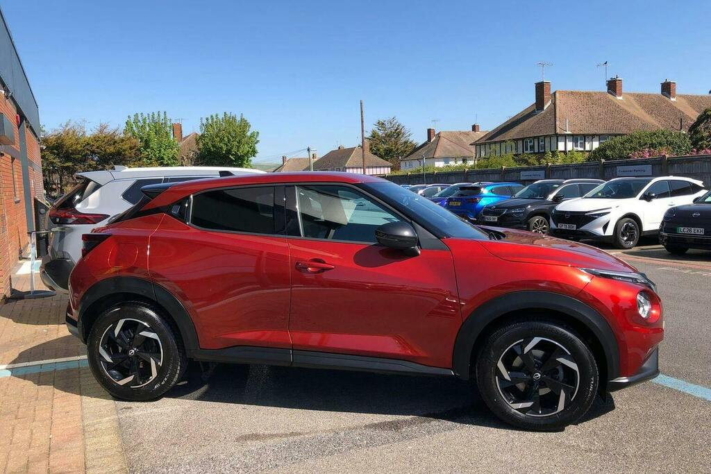 Nissan Juke 1.0 Dig T N Connecta Suv PK23FVV Red #2