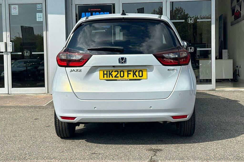 Honda Jazz 1.5 H I Mmd Ex Hatchback Hybrid Ecvt White #4