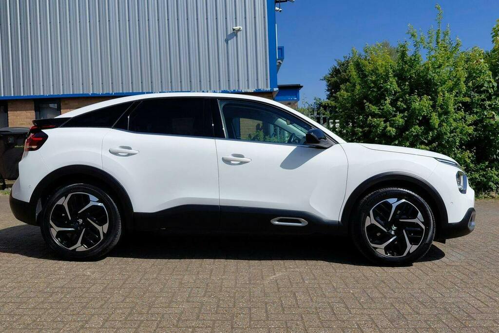 Citroen C4 1.2 Puretech Max Hatchback Eat8 FT73KKB White #2