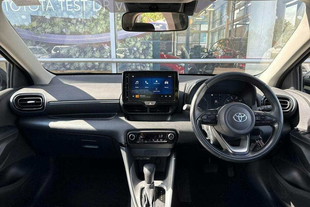 Toyota Yaris 1.5 Vvt H Icon Hatchback Hybrid E Cvt GU74RHO Black #6