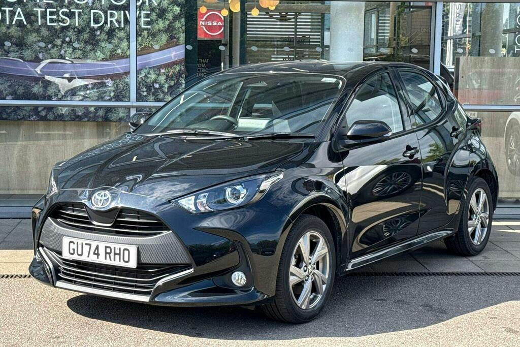 Toyota Yaris 1.5 Vvt H Icon Hatchback Hybrid E Cvt GU74RHO Black #3