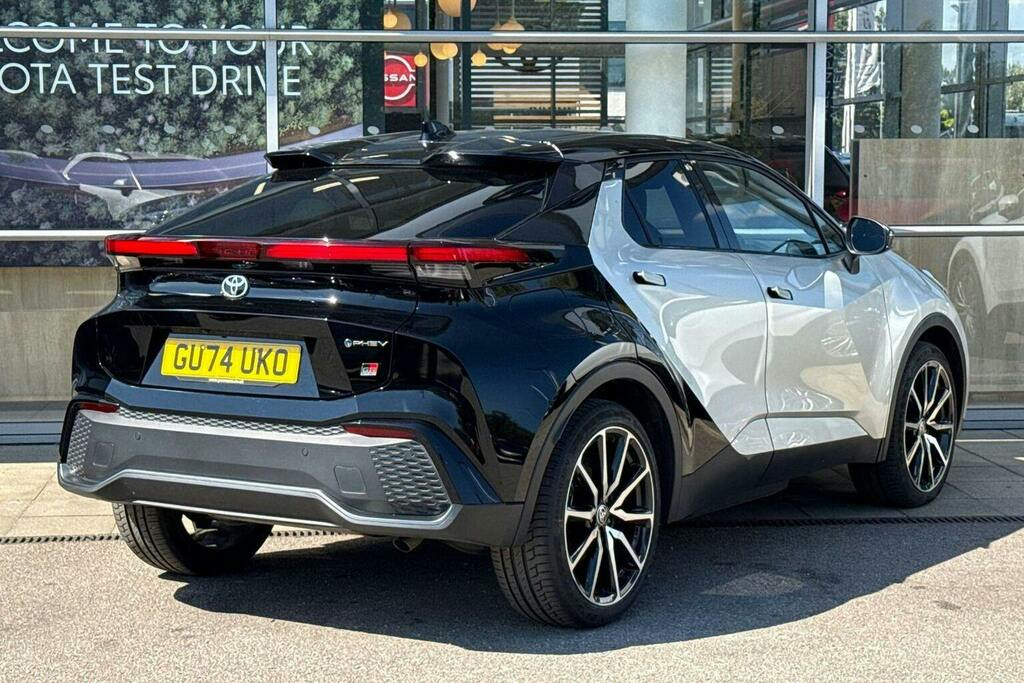 Toyota C-Hr 2.0 Vvt 13.6Kwh Gr Sport Suv Plug In Hy Silver #2