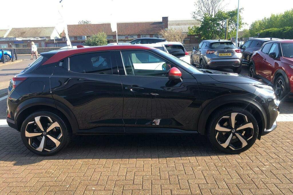 Nissan Juke 1.0 Dig T Tekna Suv GV70VPC Black #2
