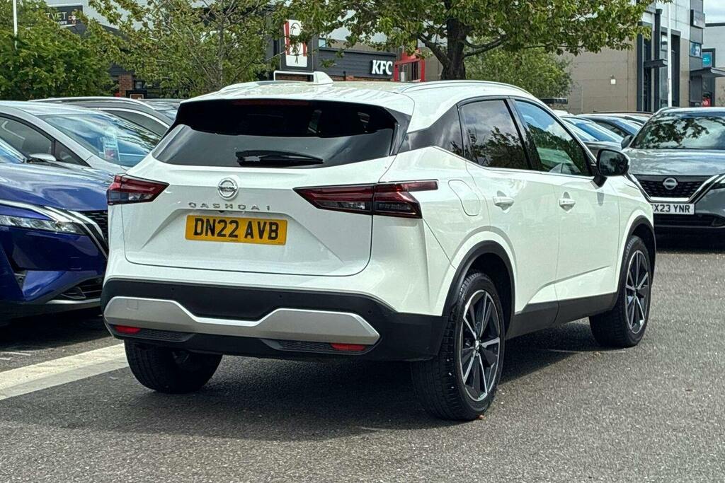 Nissan Qashqai 1.3 Dig T Mhev Tekna Suv Hybrid DN22AVB White #3