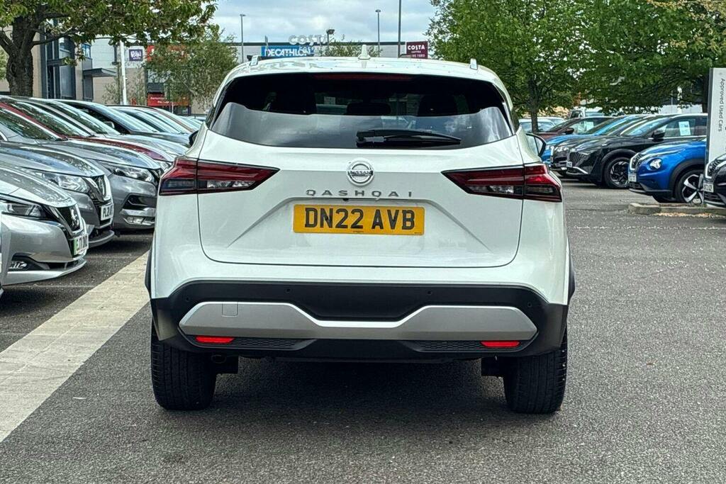 Nissan Qashqai 1.3 Dig T Mhev Tekna Suv Hybrid DN22AVB White #4