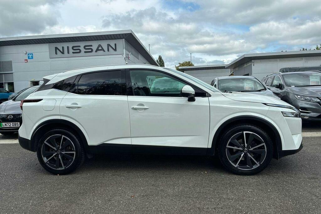 Nissan Qashqai 1.3 Dig T Mhev Tekna Suv Hybrid DN22AVB White #2