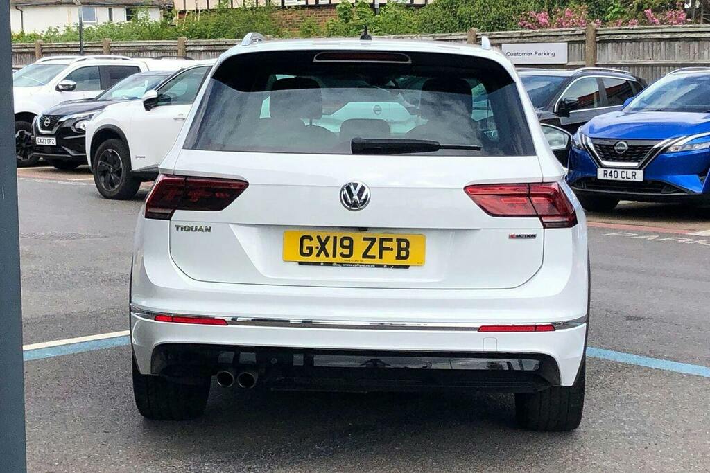 Volkswagen Tiguan 2.0 Tdi R-line Tech Suv Dsg 4Motion GX19ZFB White #4
