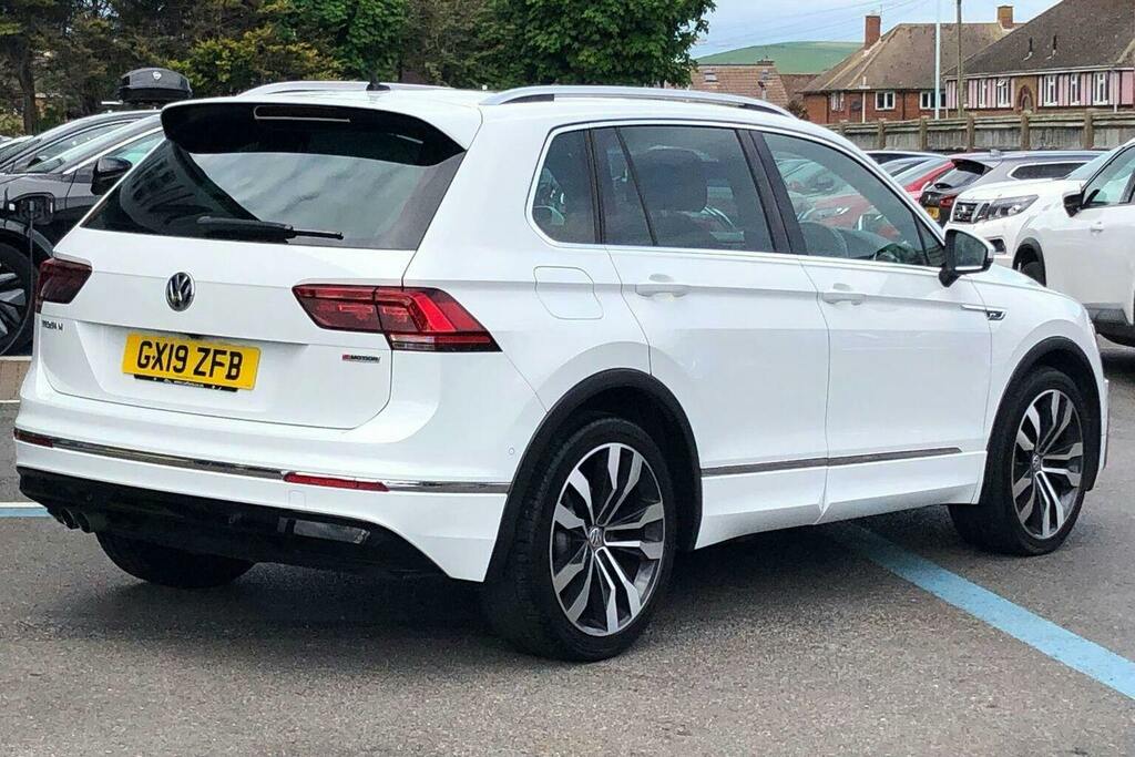Volkswagen Tiguan 2.0 Tdi R-line Tech Suv Dsg 4Motion GX19ZFB White #3