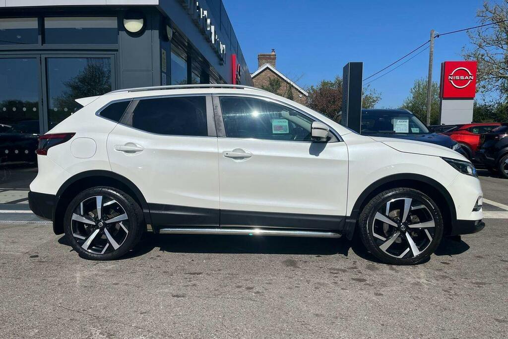 Nissan Qashqai 1.7 Dci Tekna Suv Cvt 4Wd White #2
